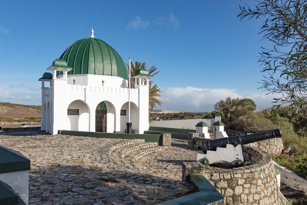 Rumah Budaya Indonesia Syaikh Yusuf berdiri megah di Cape Town, Afrika Selatan, menjadi lambang jembatan sejarah dan persahabatan antara Indonesia dan Afrika Selatan melalui seni dan budaya.